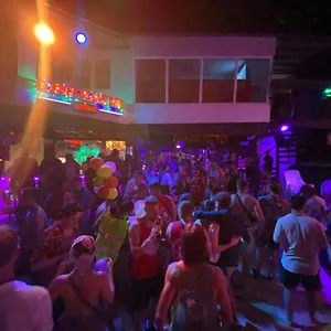 Hostal Blanco Bar, Islas Phi Phi